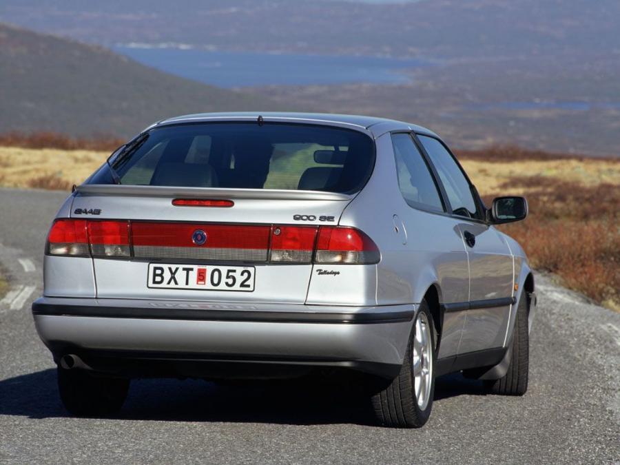  Saab 900 SE Talladega Coupe 1997 года  (фото 6 из 10)